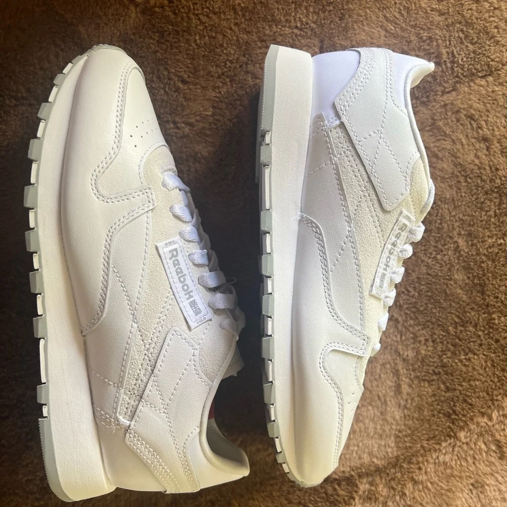 COPY - Reebok Trainers - Picture 3 of 3